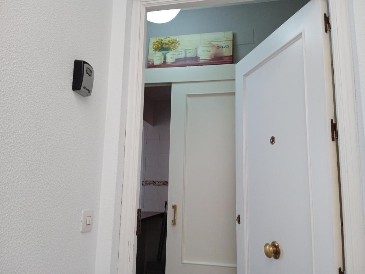 סביליה Apartamento Casco Antiguo Exterior Unico En Segunda Planta En Un Edificio De De Dos Plantas מראה חיצוני תמונה